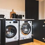Dreamy Derby City Apartment Free Wi-Fi & Parking